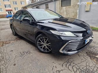 toyota camry 2.5 131kw automat. executive vip za 35 000 €