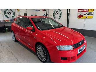 2005 fiat stilo rouge manuel, 5 vitesses conduite à droit...