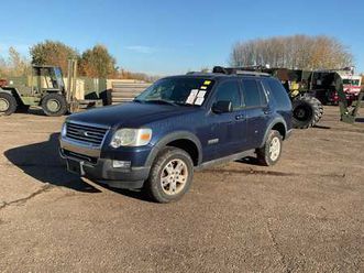 véhicule commercial suv chevrolet explorer