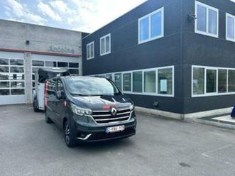 ② renault trafic red edition 6 zitplaatsen dubbele cabine — camionnettes & utilitaires — 2ememain