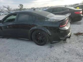 6.4l 8 rear-wheel drive