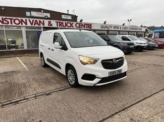 VAUXHALL COMBO 1-6-turbo-d-2300-sportive-l2-h1-euro-6-start-stop-4dr