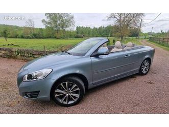 a vendre coupé-cabriolet volvo très bon état