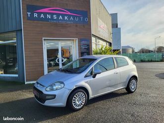 fiat punto 1.2 8v 69 easy / distri, vidange, bougies, disques et plaquettes av neuves / clim