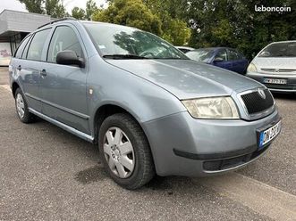 skoda fabia 1,4i 68cv 08/2002 break avec 119000 kms petit prix