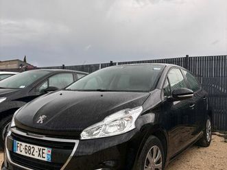 peugeot 208 phase 2 1.5 blue hdi boite 6 100 cv 2018 82 000km premiere main