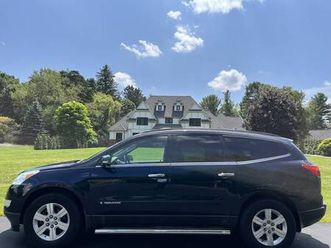 chevy traverse lt wellkept by senior, low miles, 3rd row southern suvve