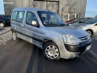 peugeot partner 1,6i essence 16v 110 chvx « quiksilver,attelage »