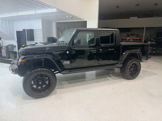 2023 jeep gladiator overland 3795 kilometers absolutely showroom