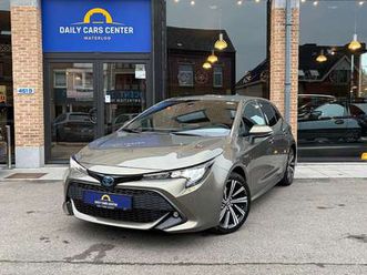 2.0 hybrid style e-cvt i navi i led i semi cuir