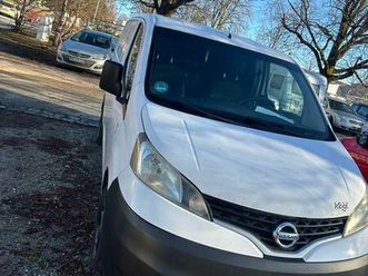 nissan nv200