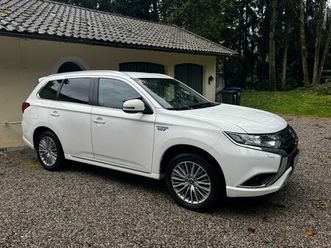 mitsubishi plug-in hybrid outlander 4wd