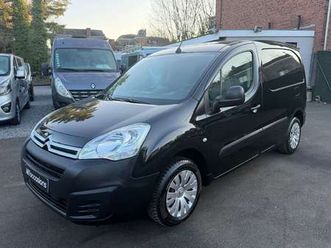 1.6 hdi - 108.000 km - utilitaire - 3 pl - a voir