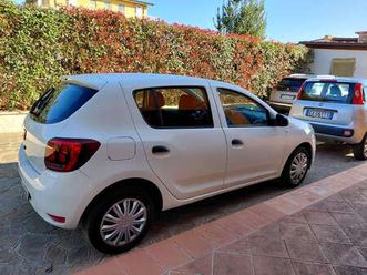 sandero 1.0 sce essential 75cv