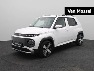 hyundai inster evolve sky 49 kwh | warmtepomp | stoelverwarming | stuurverwarming | adaptieve cruise control | climate control