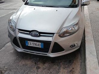 ford focus berlina