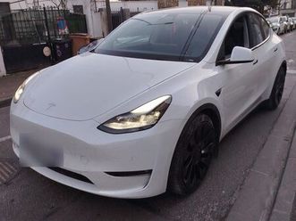 tesla model y performance auto pilote amélioré
