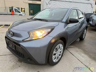 toyota aygo x x 1.0 72 cv active