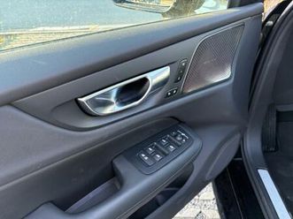 volvo v60 b4 plus dark / essence