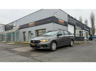 - 1.4 95 chevaux - factures d'entretiens - clim - vitres électriques - écran/radio