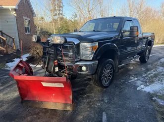 2012 ford f-250 4x4 6.2 gas personal plow 295k