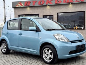 daihatsu sirion 1.3i / 4x4 / климатик