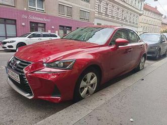 lexus is 300h