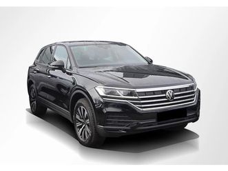 vw touareg 3.0tdi* 4m* distr* memory* leder* navi* cam*