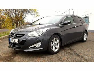 hyundai i40 1.7 crdi hp style szervízkönyv xenon +téligumi-felni szett