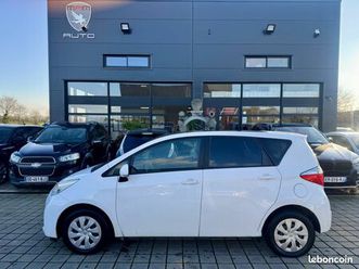 toyota verso-s 1.3 100ch vvt-i lounge 2011