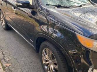2011 kia sorrento awd 3.5 with 129000 miles runs great bo
