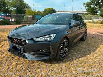 cupra leon vz 1.4 hybrid 245cv + yamaha mt07