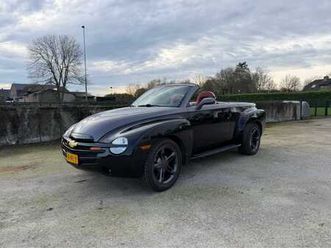 voiture particulière chevrolet ssr 2005