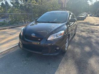 2009 toyota matrix s 111k miles. runs great