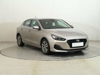 hyundai i30 fastback, 1.4 t-gdikomfort , serv