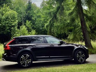 volvo v90 cross country suv/combi 140kw automat