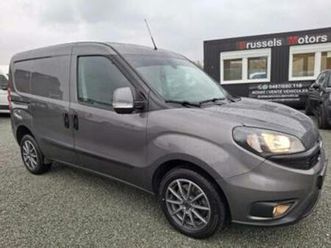 ② fiat doblò 3 places *airco *navi* — camionnettes & utilitaires — 2ememain