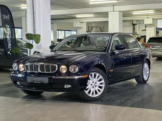 xj-8 4.2 v8 executive aut.