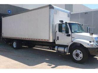 2020 international mv607 – 26ft box truck w/ liftgate (non-cdl)