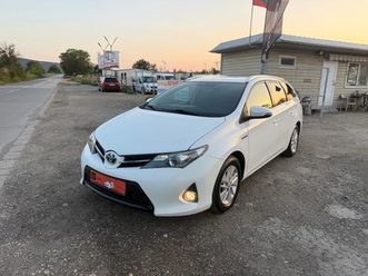 toyota auris 1.8 hybrid 124000km!!!