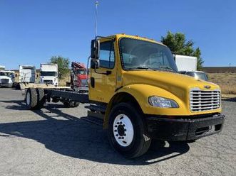 2019 freightliner m2 26ft cab chassis w liftgate **cummins, non-cdl**