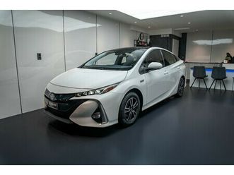 prius 1.8 vvt-i plug-in hybrid solar