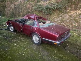jaguar - xj40