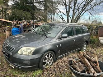 toyota avensis break