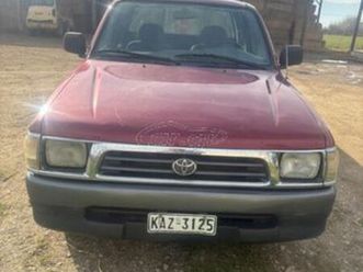 toyota hilux 2000