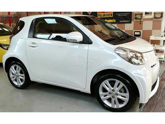 toyota iq 2010