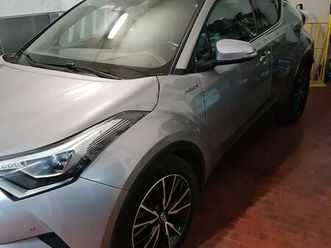 toyita chr 1.8 lounge hybrid