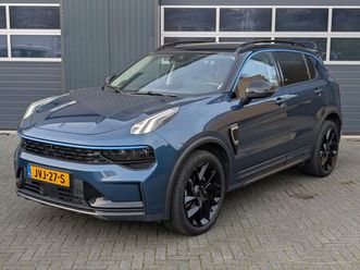 lynk & co 01 - black pack rijklaar360 camera 6.6kw/h boardlader 17, 7kw accu