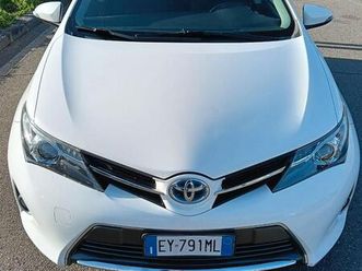 ibrida toyota auris touring sport hybrid 1.8