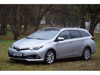 toyota auris touring sports 1.4 d-4d active trend+ tss magyar. panoráma tető. 137.000 km. beparkol magától. 2 év műszaki. áfa s !
